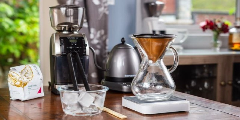 The Japanese Iced Coffee Method That Gives You Crystal Clear Flavor